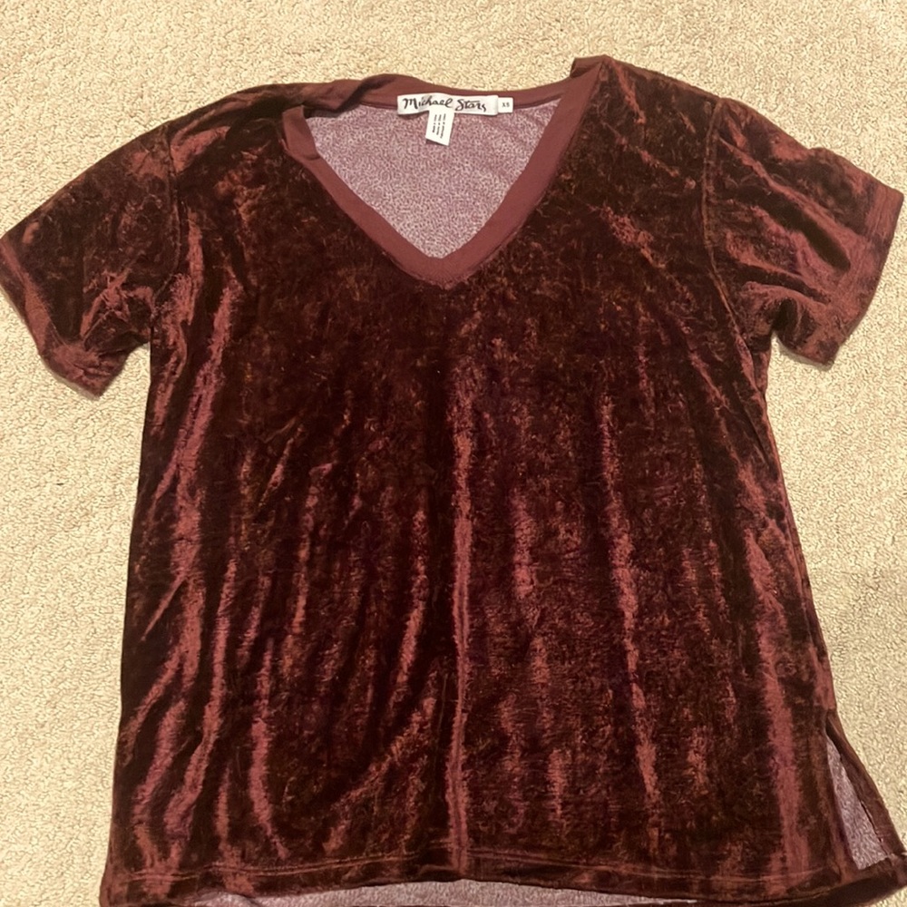 Michael Stars maroon velvet t shirt size xs (fits like a medium)